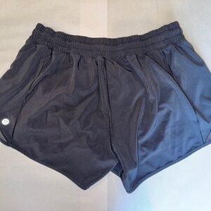 LULULEMON HOTTY HOT SHORTS - SIZE 10 - COLOR: BLACK